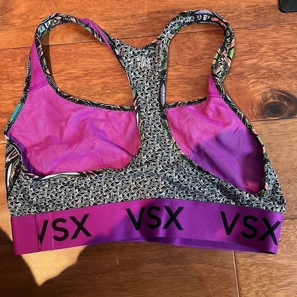 VICTORIA’S Secret sports bra size medium - Picture 2 of 2
